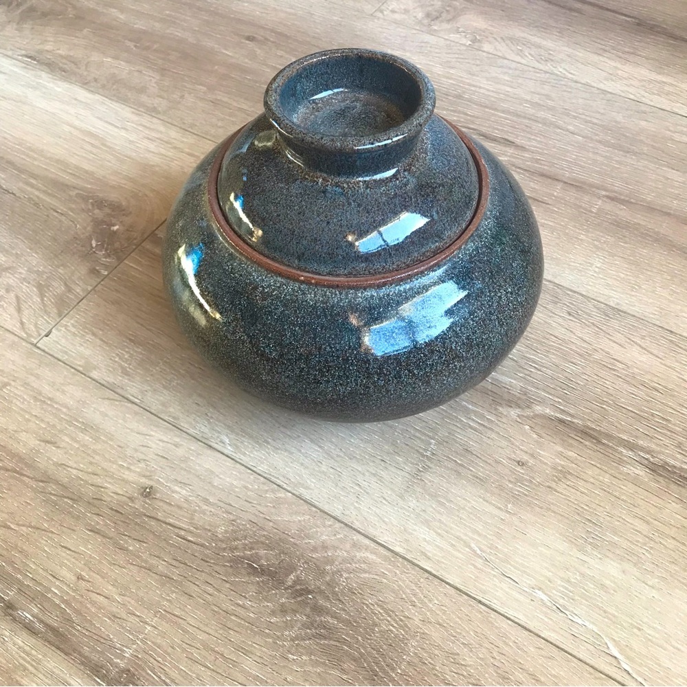Vintage Signed Pottery bowl with lid glazed‎ cookie jar